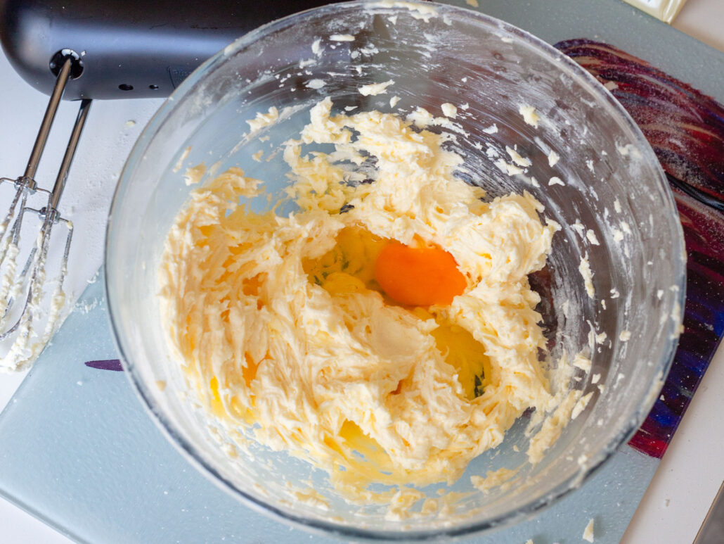 beat one egg at a time for a fluffy sponge cake recipe