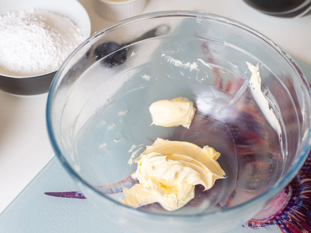 beat the butter for this sponge cake recipe