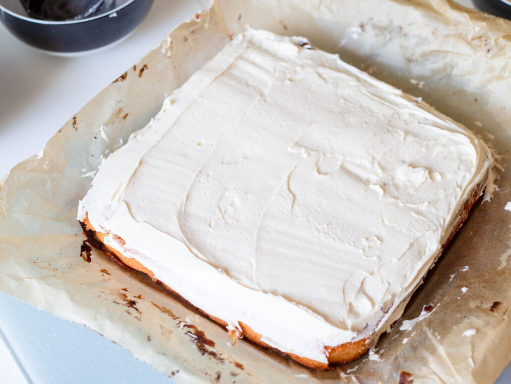 spread the icing over your sponge cake