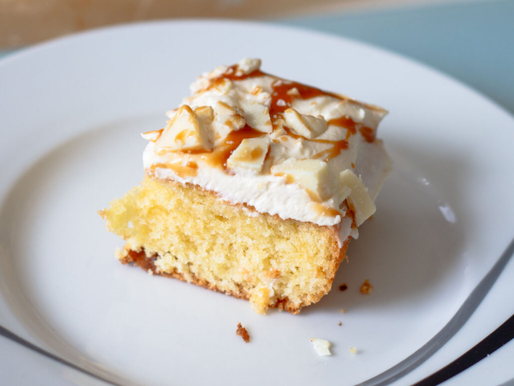 biscoff white chocolate sponge cake