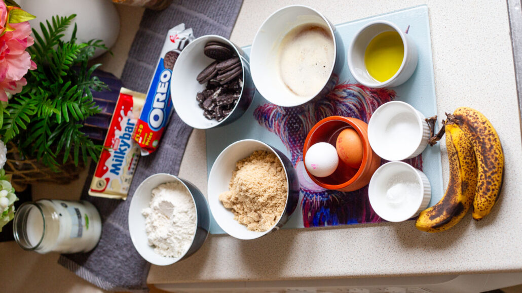 cookies and cream banana bread recipe ingredients